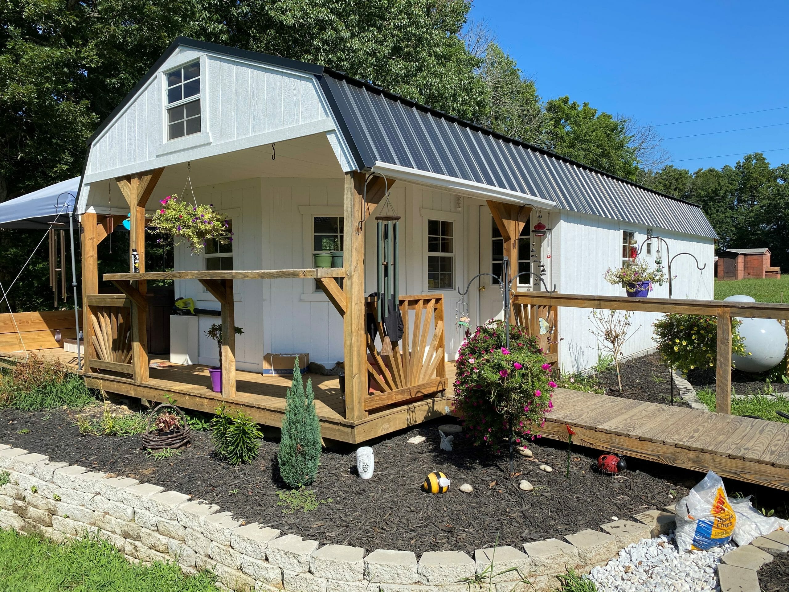 Deluxe Porch Lofted Barn 5