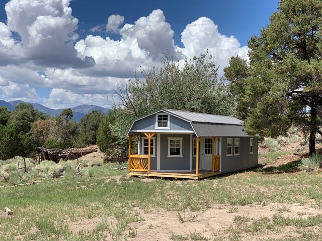 Deluxe Porch Lofted Barn 15