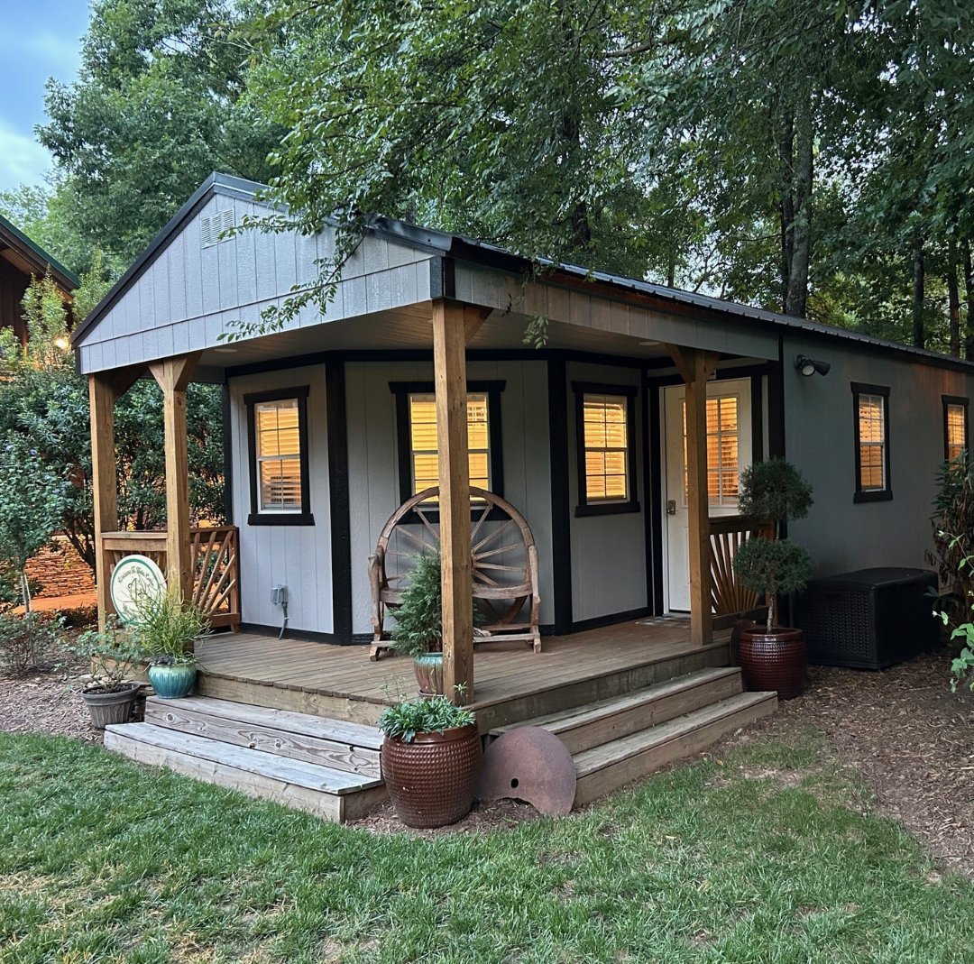 Deluxe Porch 3